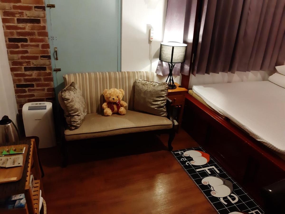 Gratitude Apartment Tainan Bagian luar foto