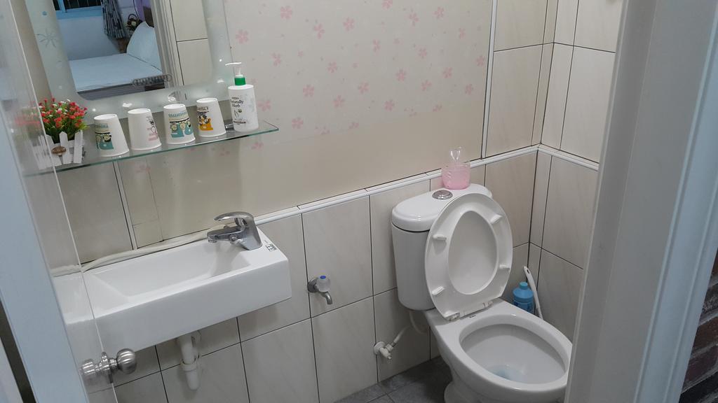 Gratitude Apartment Tainan Bagian luar foto